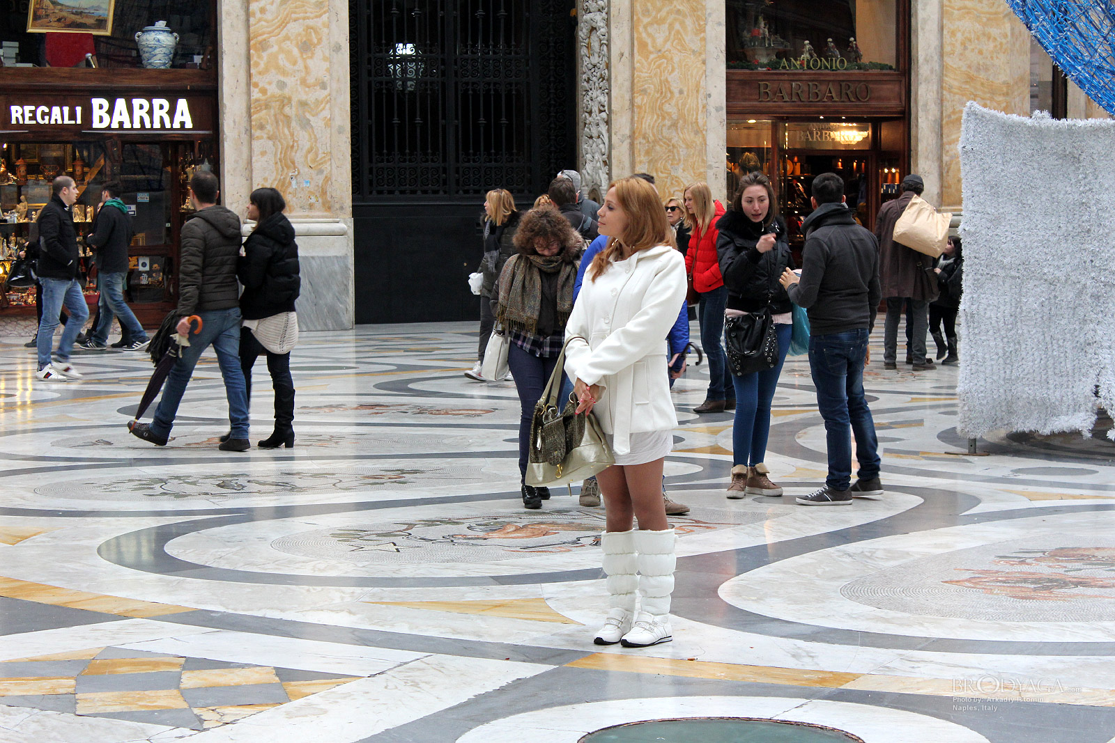 Galleria Umberto I, Naples